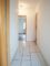 Eigennutzen oder attraktive Kapitalanlage! Renoviertes Aptmnt. m. TL-Bad, Keller u. PKW-Stellplatz - Flur