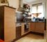 Modernes Wohnen im Zentrum! Barrierefreie, neu renovierte  EG Whng. mit EBK, Terrasse, Loggia u. TLBad - Küche