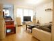 Modernes Wohnen im Zentrum! Barrierefreie, neu renovierte  EG Whng. mit EBK, Terrasse, Loggia u. TLBad - Wohnzimmer