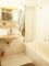 Vor Einzug neu saniertes Badezimmer und WC! Große 3.OG Whng. mit Balkon, Keller u. Garage - Badezimmer
