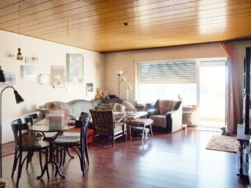 Vor Einzug neu saniertes Badezimmer und WC! Große 3.OG Whng. mit Balkon, Keller u. Garage 68723 Schwetzingen, Etagenwohnung
