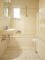 Neu renoviert vor Einzug! Goldiges 1,5 Zimmer EG-Aptmnt. mit EBK, TLBad, Keller u. Balkon - Badezimmer