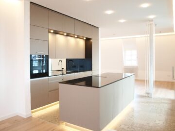 Luxuriöses Wohnen in Bestlage! Exklusive Penthouse/Maisonette in Jugendstilvilla mit EBK, Loggia, uvm. 68723 Schwetzingen, Maisonettewohnung